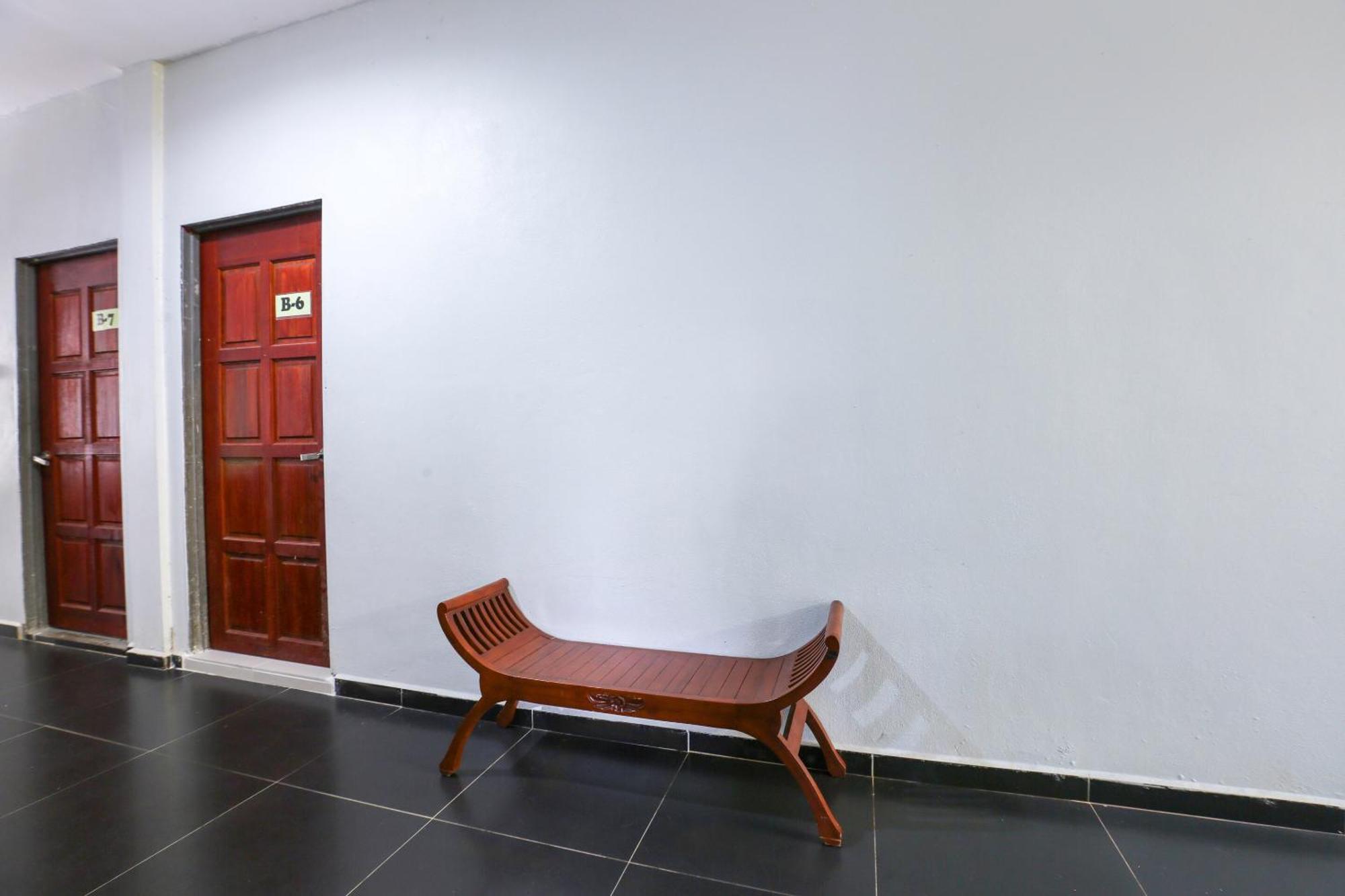 Oyo 89933 Nun Hotel Jeli Екстериор снимка
