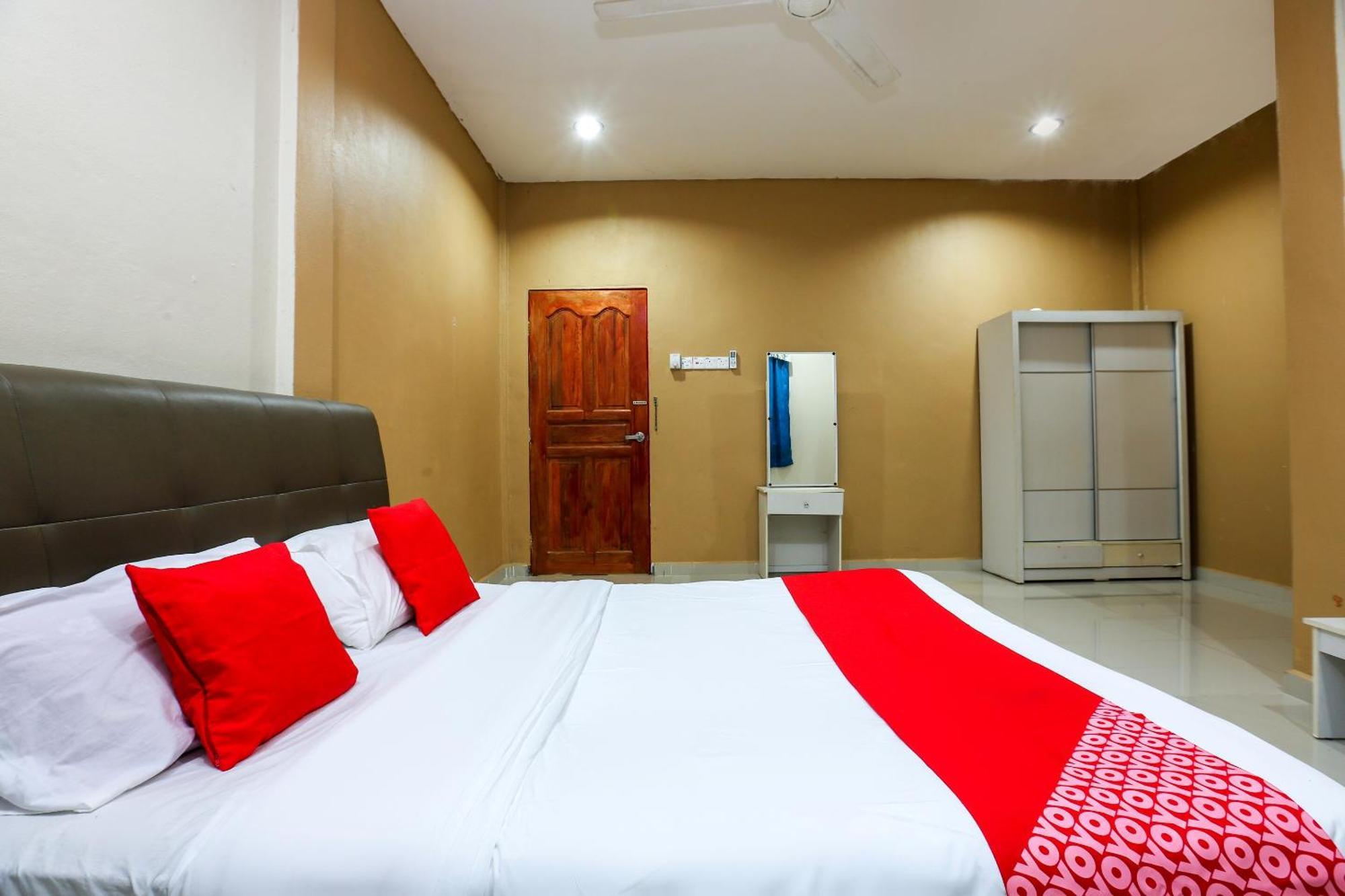 Oyo 89933 Nun Hotel Jeli Екстериор снимка