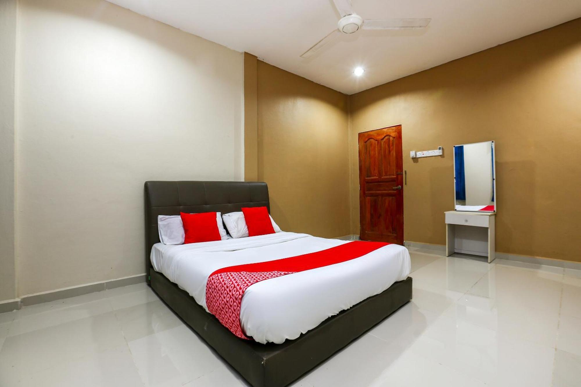 Oyo 89933 Nun Hotel Jeli Екстериор снимка
