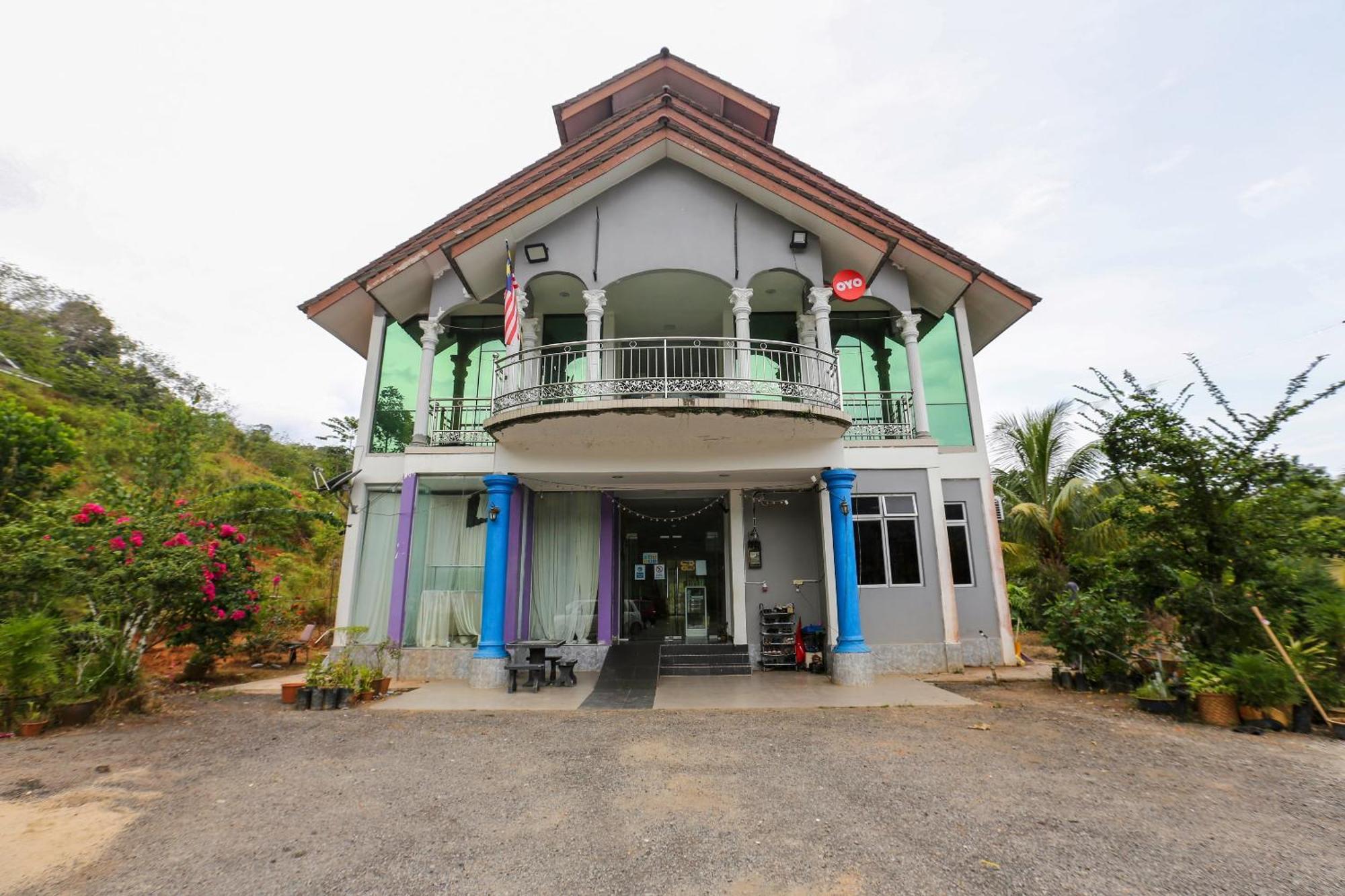 Oyo 89933 Nun Hotel Jeli Екстериор снимка