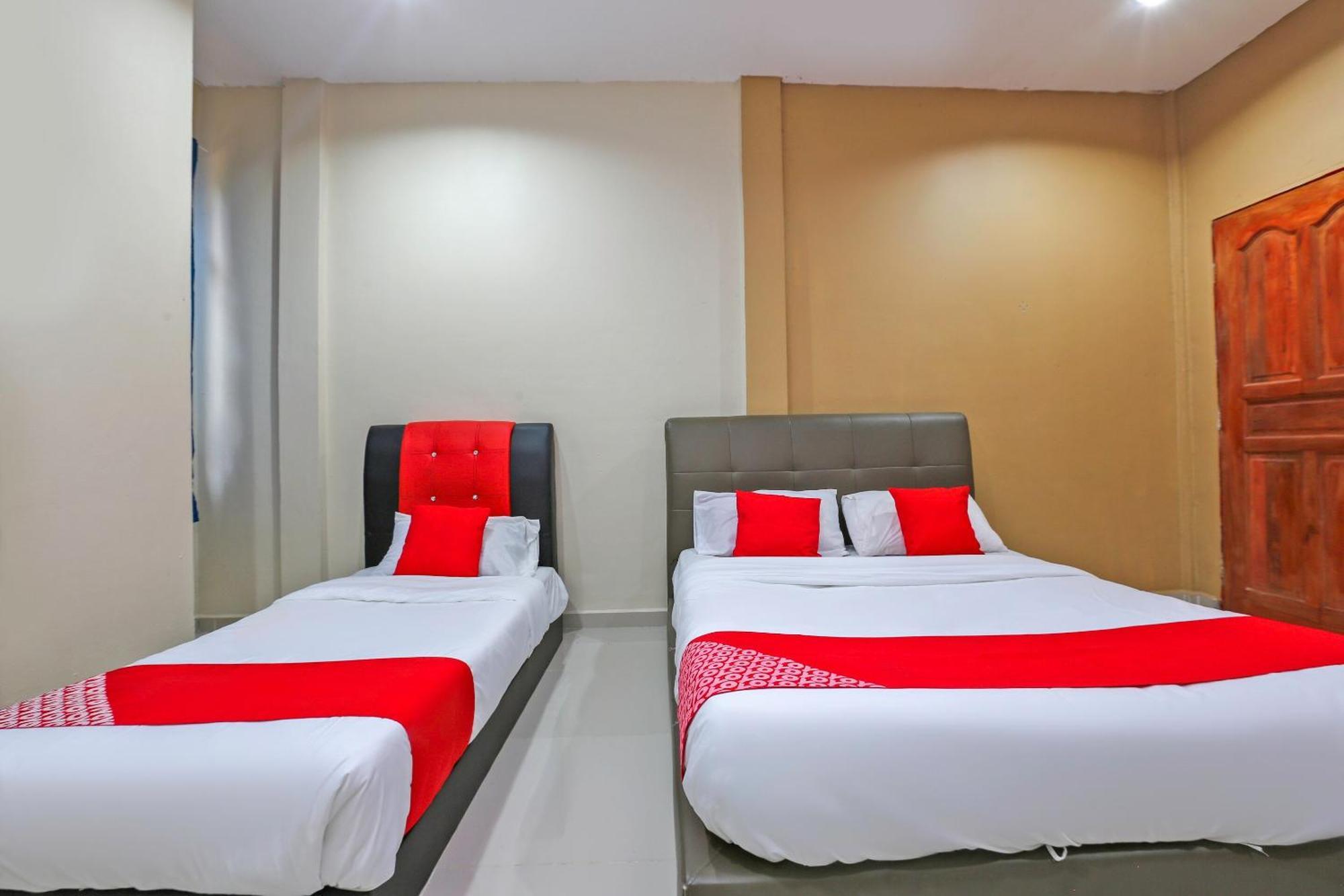 Oyo 89933 Nun Hotel Jeli Екстериор снимка