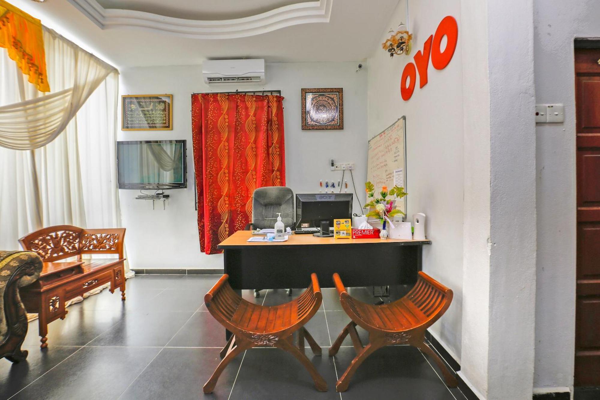 Oyo 89933 Nun Hotel Jeli Екстериор снимка