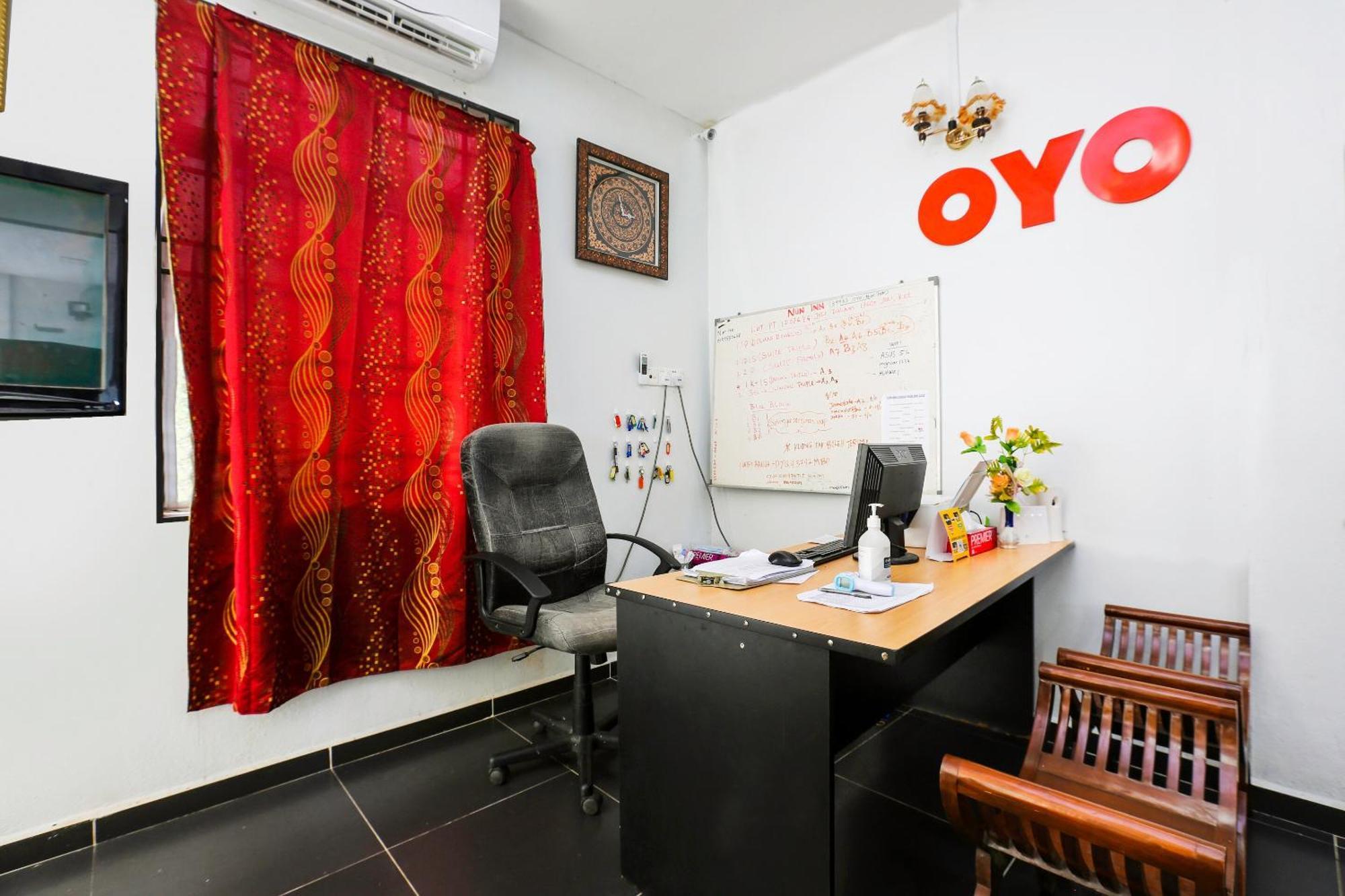 Oyo 89933 Nun Hotel Jeli Екстериор снимка