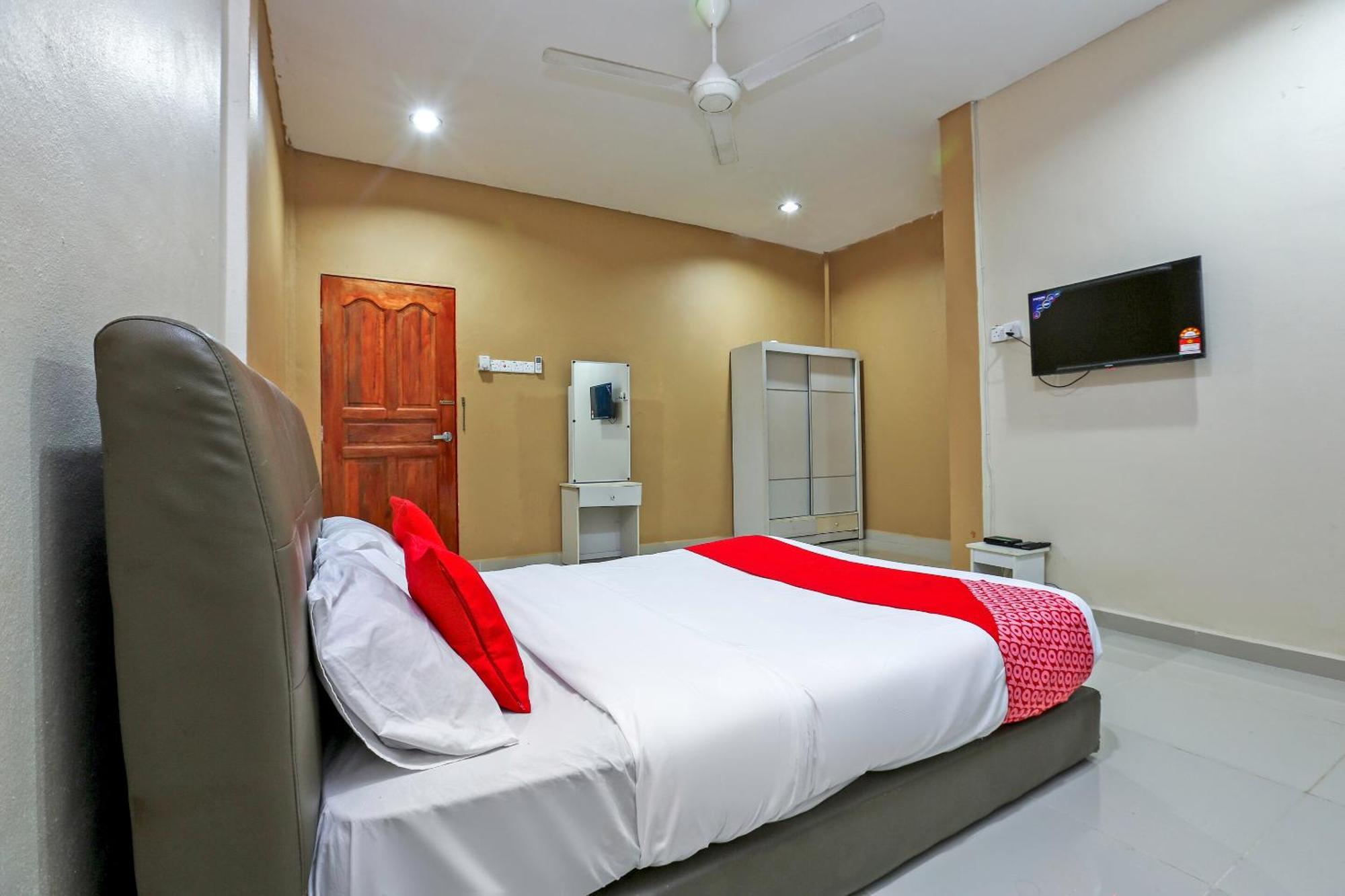 Oyo 89933 Nun Hotel Jeli Екстериор снимка