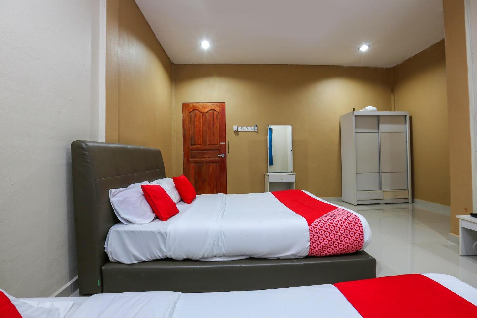 Oyo 89933 Nun Hotel Jeli Екстериор снимка