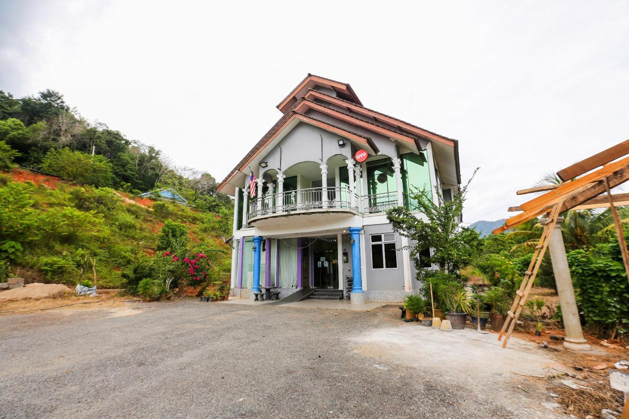 Oyo 89933 Nun Hotel Jeli Екстериор снимка